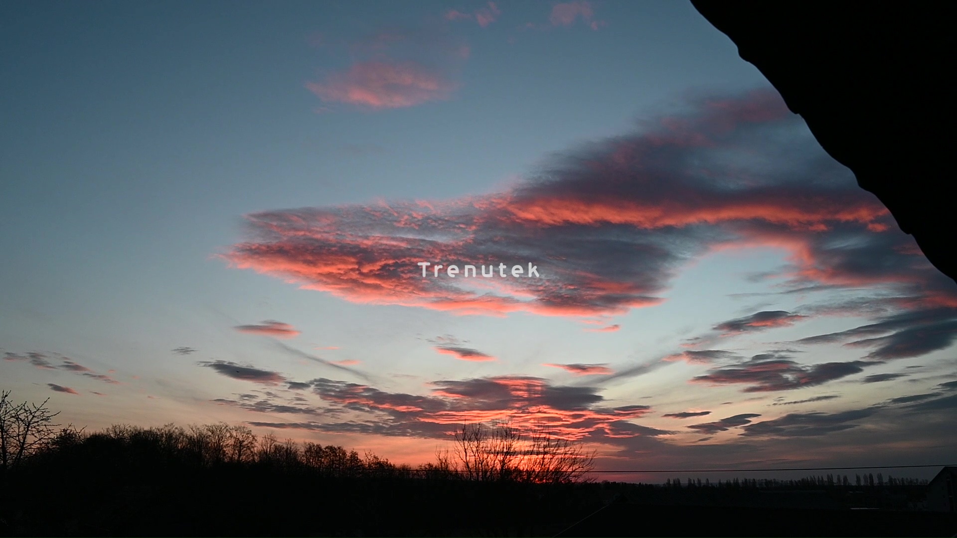 Trenutek